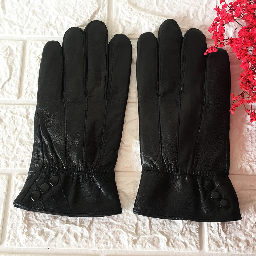 Женские зимние кожаные перчатки, новинка 2019, черные перчатки из овечьей кожи, дизайн с пуговицами, зимние толстые теплые модные варежки