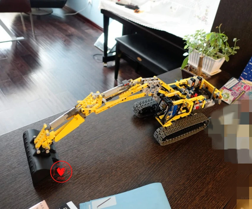 

New LEPIN 20007 technic series 1123pcs excavator Model Building blocks Bricks Toy Christmas Gift 8043 Educational Car christmas