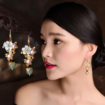 

Natural Pearl Chinese Ethnic Shell Flower Earrings For Women Temperament Classical Gold Plated Personalized Earrings