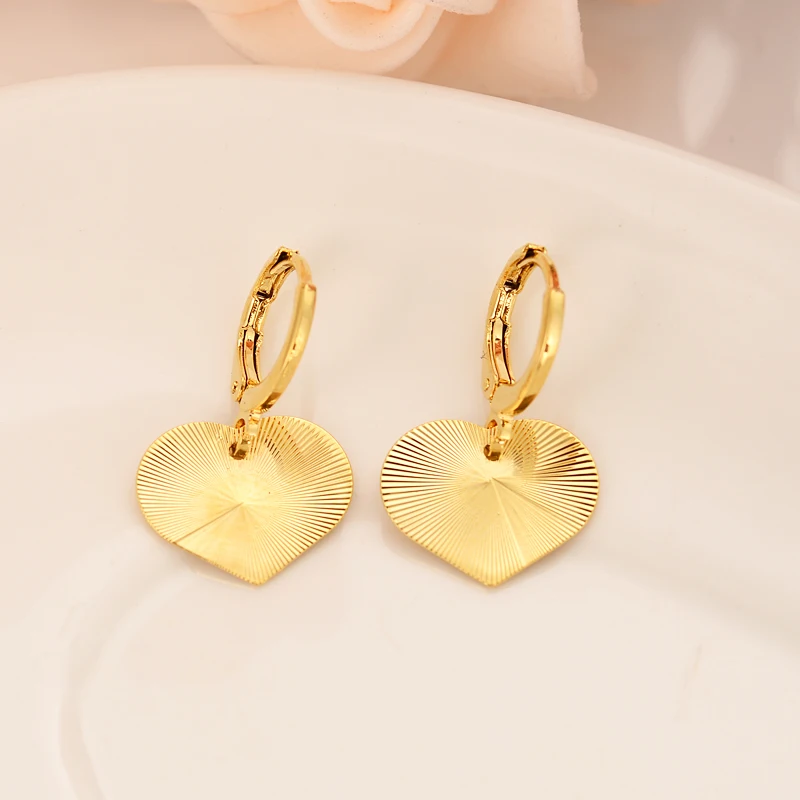 

Gold dubai Africa love heart Dangle Earrings Women Fashion Jewelry Gold Metal Drop Earrings For wife motherGifts wedding bridal