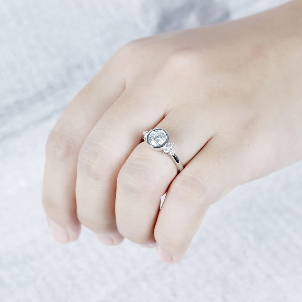 MOISSANITE EMGAGEMENT RING (7)