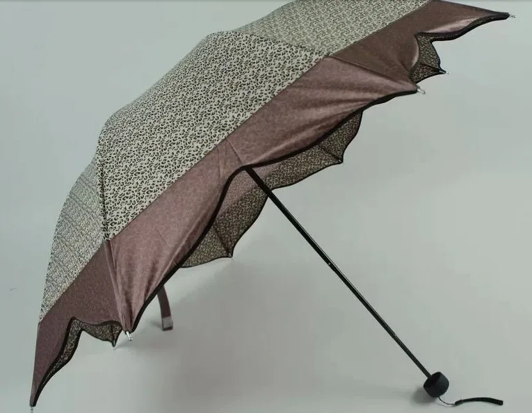 

Maple leaves umbrella,leopard printed fabric,8k ribs,three fold,hand open umbrellas,imitation paradise umbrella.supermini