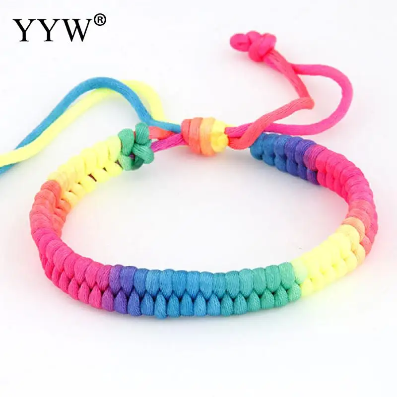 красный браслет из ниток. парные браслеты плетеные. плетеный браслет с бесконечностью. макраме украшения браслеты. браслеты из нейлоновой нити.