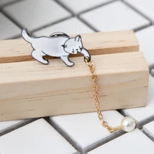 Fashion Cute Enamel Little Cat Brooch Pins For Women Chic Kitty With Pearl Chain Brooch Female Costume Accessories Jewelry chic emboss figure leaf brooch for women