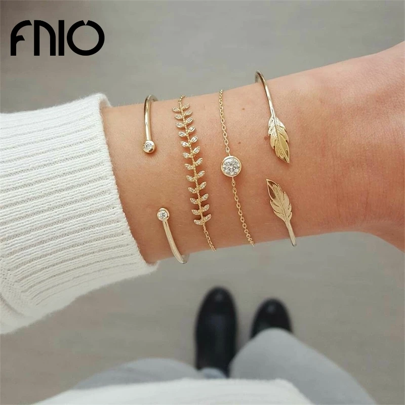 

FNIO 4Pcs/Set Geometric Crystal Charm Bracelets for Women Gold Leaf Bangles Bracelets Set Simple Wrist Chain Lady Boho Bracelet