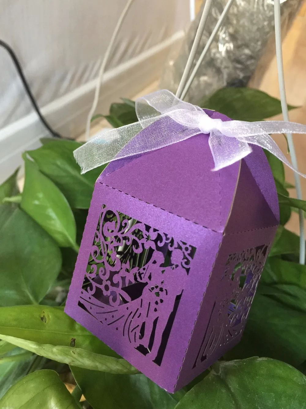 100pieces Purple wedding favor boxes with ribbon,Laser cut wedding gift