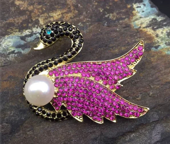 

High quality pearls and gems label bag, cloth, cap, DIY fittings pin
