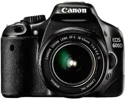 Б/у, цифровая зеркальная камера Canon EOS 600D с объективом 18-55IIS/18-55IS STM