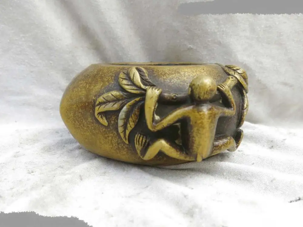

DS DS Fine brass censer China carved monkey pick peach incense burner sculpture Statue
