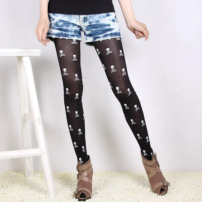 Женский винтажный черный бархатный носок с принтом черепа