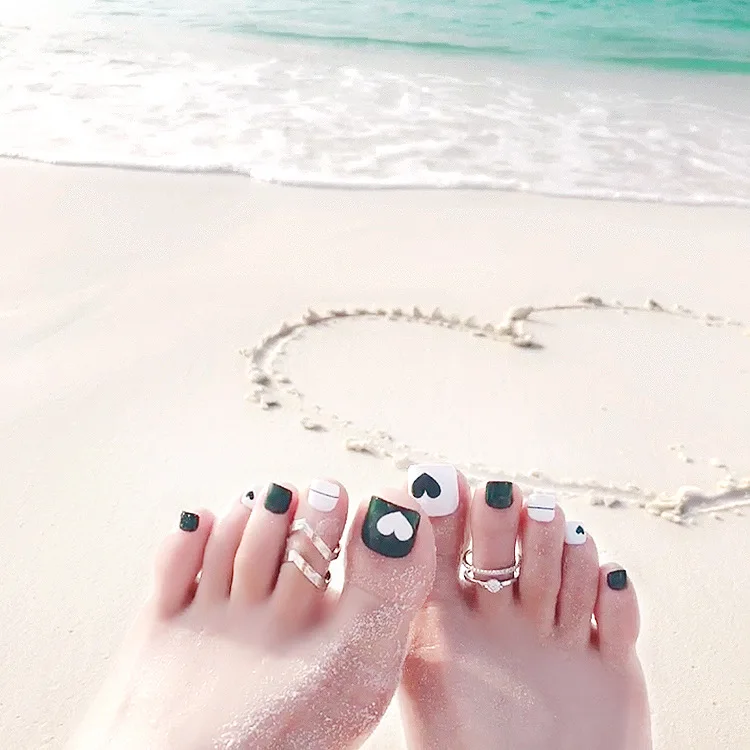 Педикюр на море. Педикюр морская тематика. Пляжные ногти. Маникюр на море.