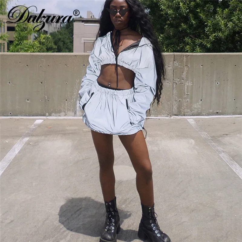 Dulzura فلاش عاكس سستة طويلة الأكمام هوديس البلوز مقنعين المحاصيل أعلى عالية الخصر مصغرة تنورة المرأة 2 قطعة مجموعة 2018 Dulzura فلاش عاكس سستة طويلة الأكمام هوديس البلوز مقنعين المحاصيل أعلى عالية الخصر مصغرة تنورة المرأة 2 قطعة مجموعة 2018