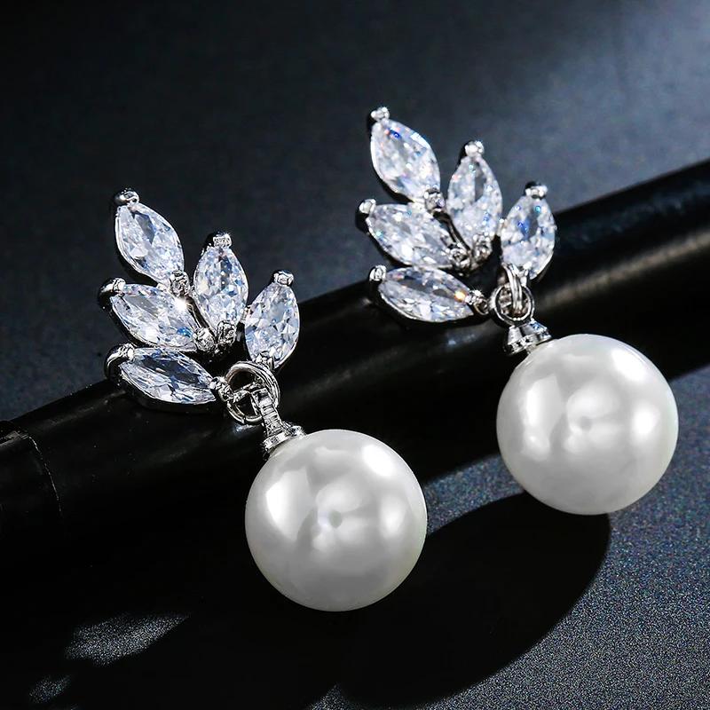 

Top Quality Elegant Round Imitation Pearl White Gold Earring Crystal Zircon Jewelry For Women Wholesale UE499