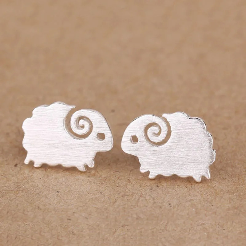 Фото Trendy Fashion 925 Sterling Silver Sheep Shape Stud Earrings for Women Factory Price Wholesale Ear Piercing Jewelry |