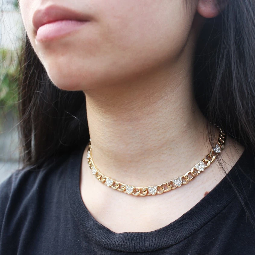 

LOVELY GOLD COLOR PLATING HEART SHAPE CHOKER NECKLACE FOR WOMEN