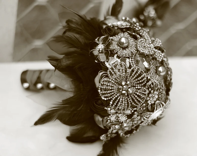 Гироборд с колесами 8 дюймов пользовательские свадебный букет, в готическом стиле, черные сандалии, украшенные перьями, брошь в виде букета, Черный и белый цвета свадебный букет драгоценный камень