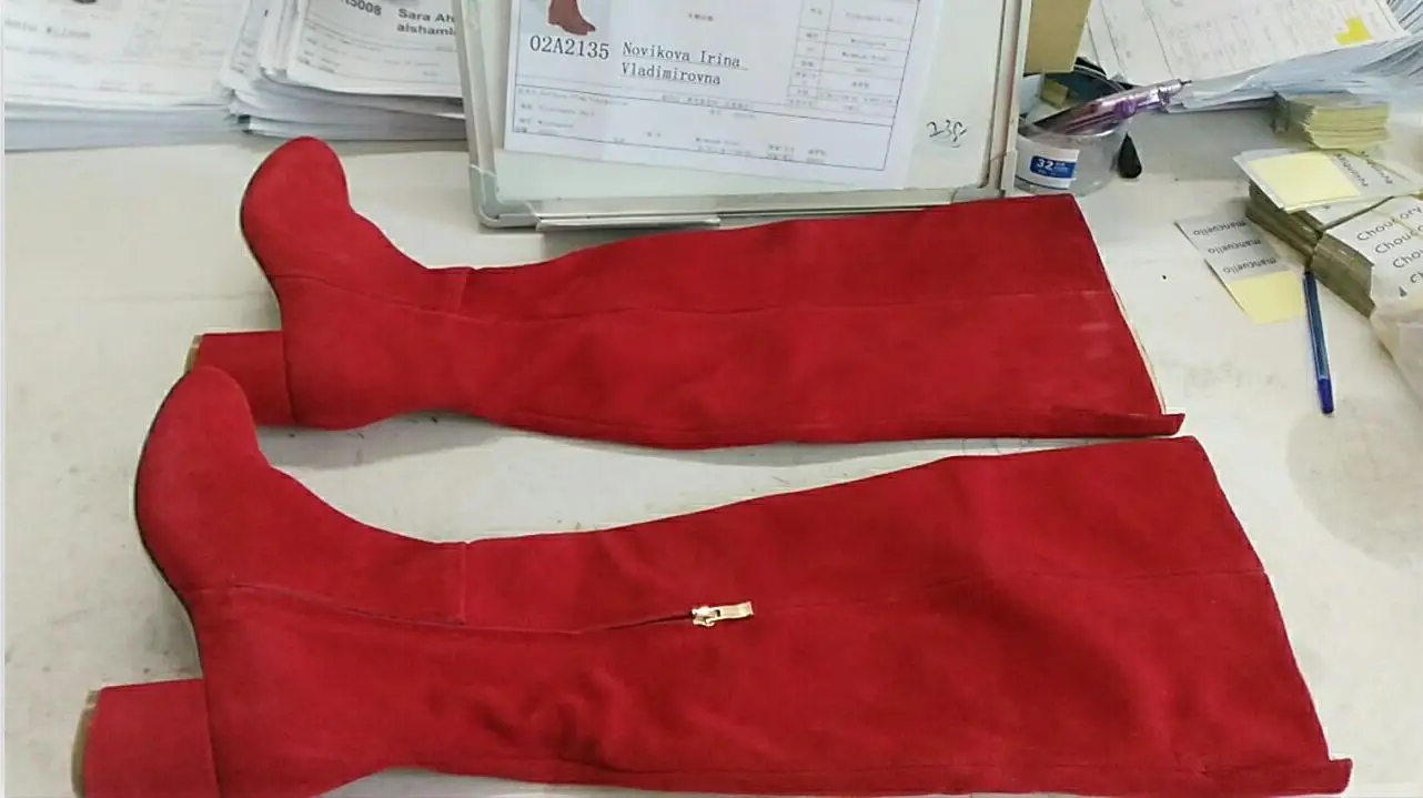 Красные замшевые ботфорты на толстом каблуке узкие высокие сапоги с круглым носком женские зимние сапоги на плоской подошве с боковой молнией эластичные высокие сапоги