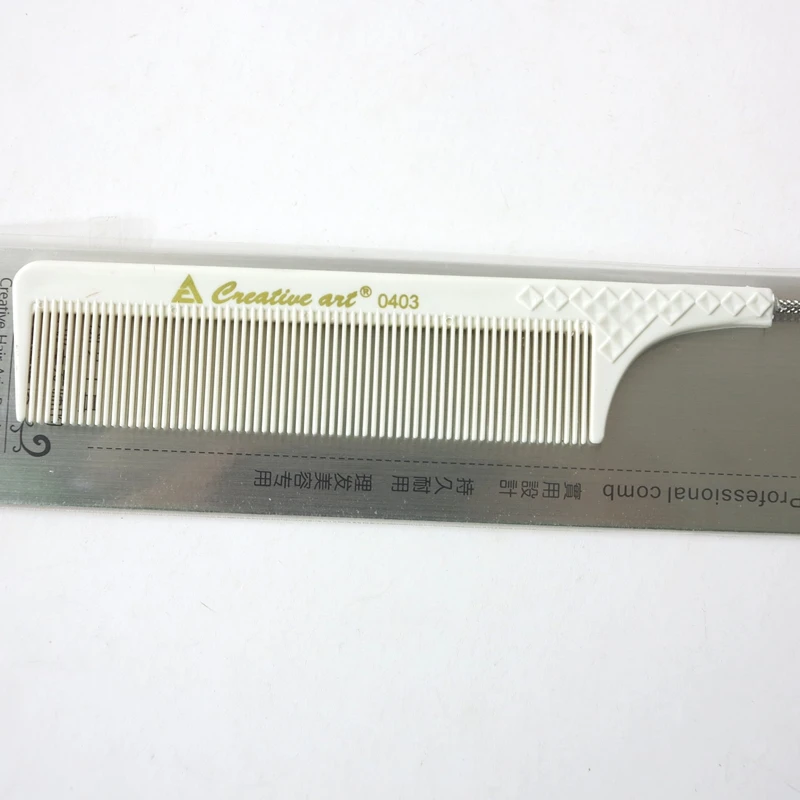 0403  Metal handle Pointed tail comb 1