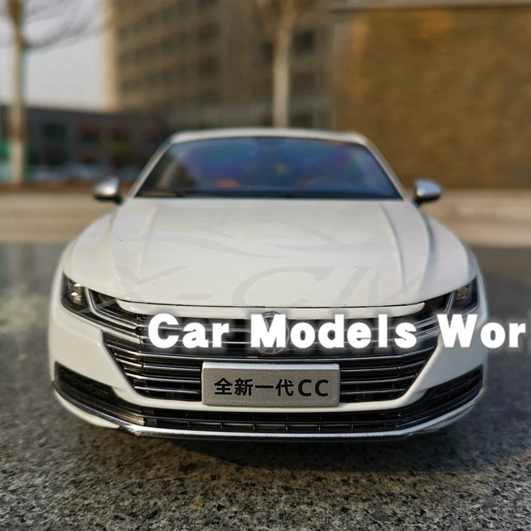 Литая модель автомобиля для Arteon нового поколения CC 1:18(белый)+ маленький подарок