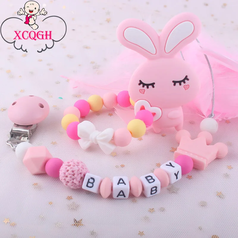 

XCQGH Customized Baby Name Teething Baby Pacifier Clip Chain BPA Free Silicone Teether Toy for Newborn Baby Chew Nursing