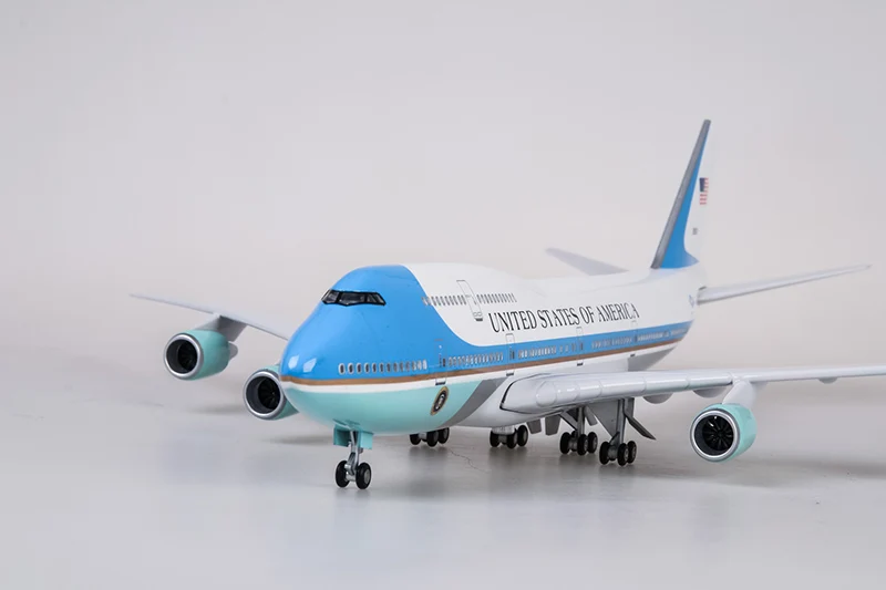 1/150 47 см Boeing 747 Air Force One модель самолета из смолы с шасси и светильник из сплава - Цвет: Without  light