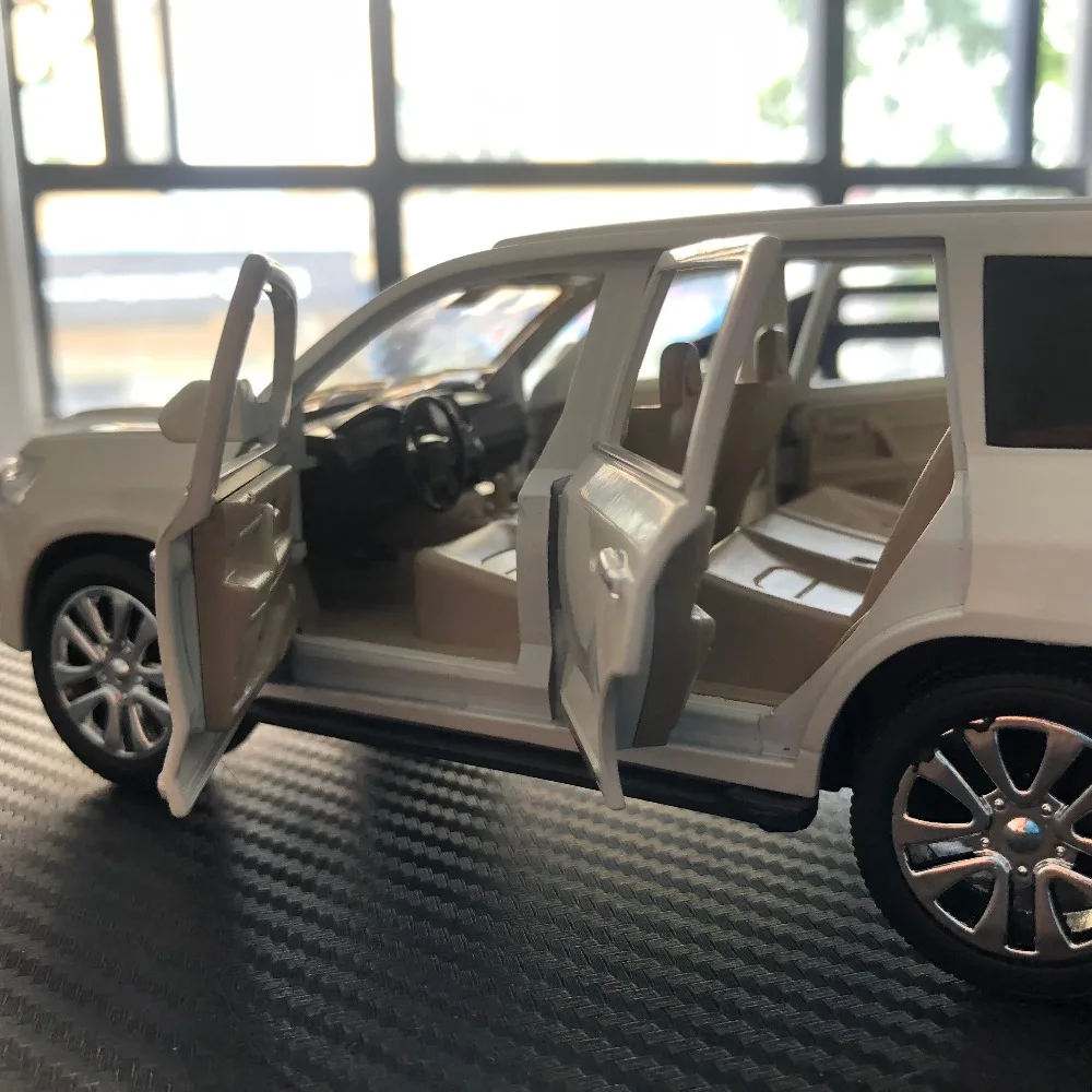 1/24 LX 570 NX200 литой модельный автомобиль сплав транспортных средств со звуковым светом коллекционная машинка игрушка для мальчика подарок на день рождения