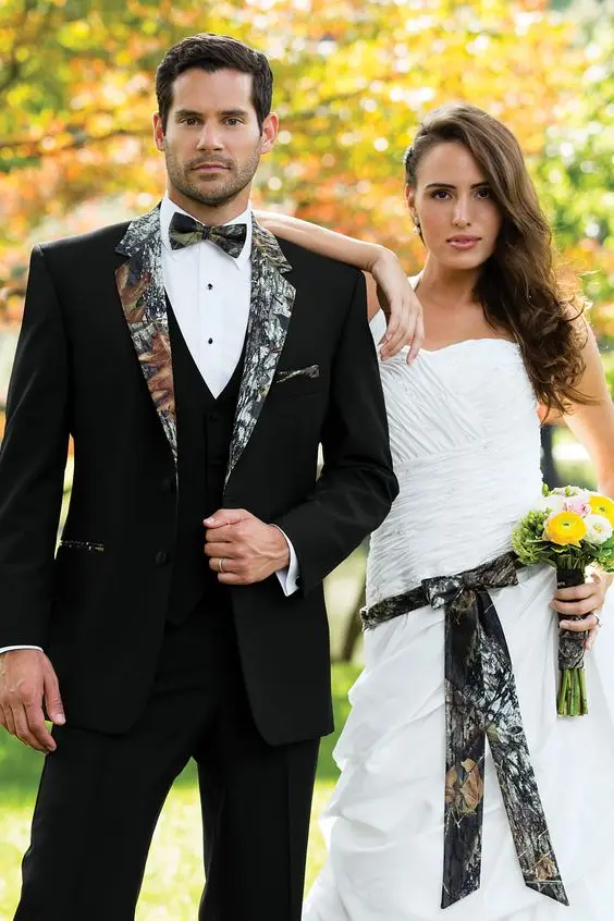 

New Arrival Groomsmen Camo Groom Tuxedos Shawl Notch Lapel Men Suits Wedding Best Man Blazer ( Jacket+Pants+Vest +Bow Tie) C314