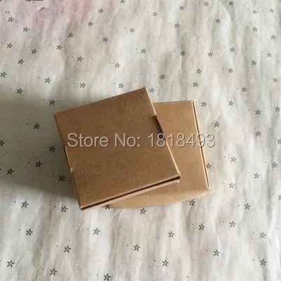 

Бесплатная доставка, 50 шт. в партии, 5,5x5,5x2,2 см, ретро Крафтовая упаковочная коробка, миниатюрная коробка для ювелирных изделий, чехол для хранения, Подарочная коробка для рисования «сделай сам»