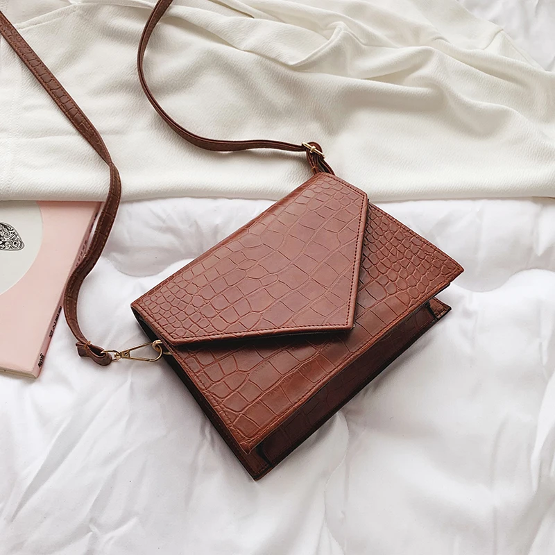 خمر جلدية نمط الحجر أكياس Crossbody للنساء 2019 جديد أزياء صغيرة رسول حقيبة كتف السيدات بسيطة حقائب