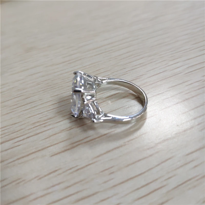 Wedding White Stone Ring Fashion Ring Triangle White Crystal Party Rings for Women Engaggement Jewelry Anillos Mujer O5T018