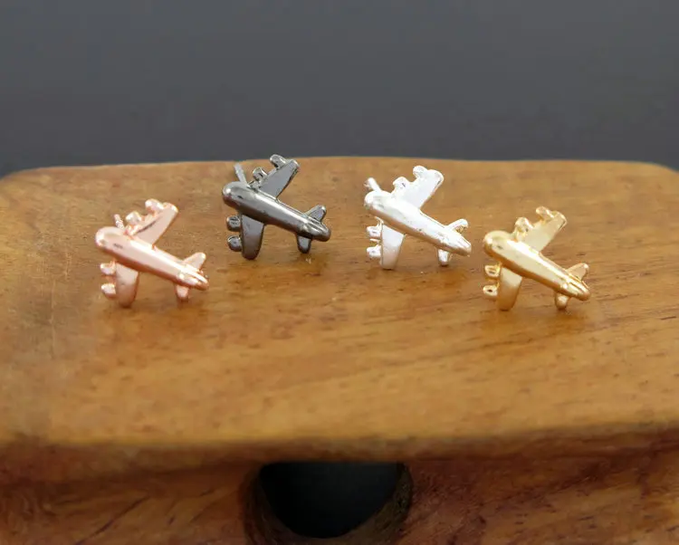 

1pcs cute tiny plane Silver gold aircraft Studs Earring women Handmade fashion airplane stud jewelry girl party gift 2017 design