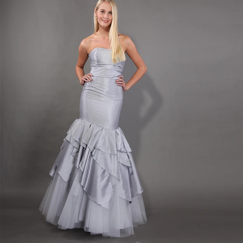 Eenvoudige Elegante Prom Jurken Mermaid Stijl Strapless Formele Party Jurken Tiered Rok 2019 Zilveren Vrouw Prom Lange Jurken Custom Eenvoudige Elegante Prom Jurken Mermaid Stijl Strapless Formele Party Jurken Tiered Rok 2019 Zilveren Vrouw Prom Lange Jurken Custom