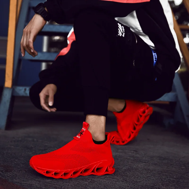 

Man Trainers Sport Shoes Slip-On Summer Walking Sneakers For Men Black Red Runing Shoes For Men Slip-resistant Sport Shoes Men