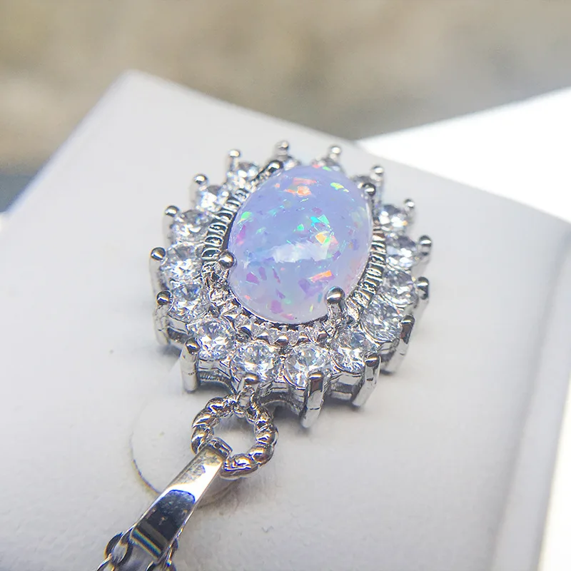 Zirconia pendant necklace