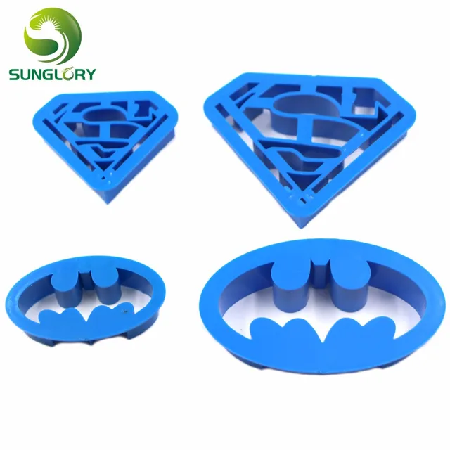 4pcs plastic superman batman