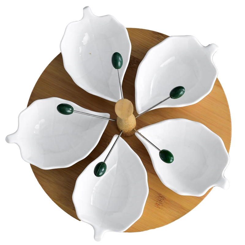 

Novel Ceramic Leaf Divisible Fruit Serving Dish with Forks Decorative Porcelain Assorted Condiment Dinner Plate Bamboo Tableware