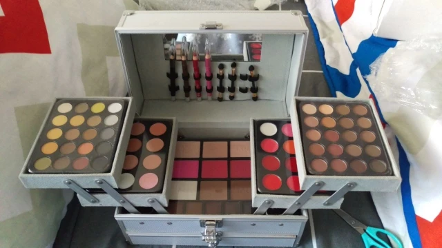 Cheap eyeshadow powder