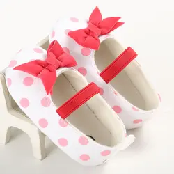 Мода в горошек для девочек фирменная обувь с бантом для малышей кроссовки новорожденных Хлопок Впервые Уокер Chaussures девушка Bebe Sapatos