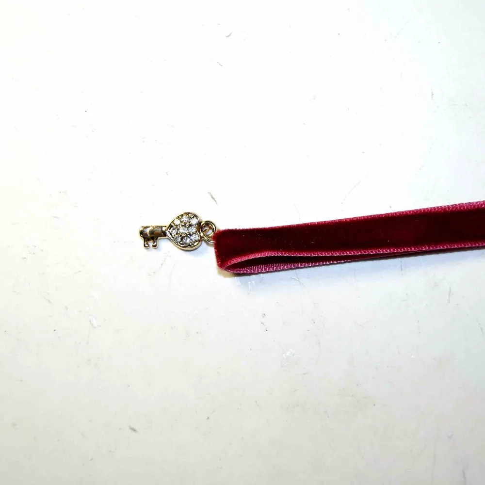 Новомодное очарование Gules бархатное ожерелье-чокер Goth винтажная широкая лента ожерелье ключ колье с подвесками ювелирные изделия для женщин