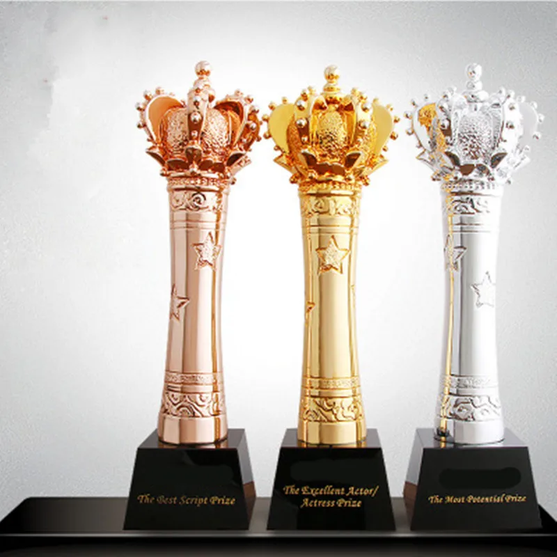 

Creative Crystal Trophy Resin Gold Plating Crown Trophy For Athletics Champions Award Cup Lettering Metal Trophy Craftwork X1811