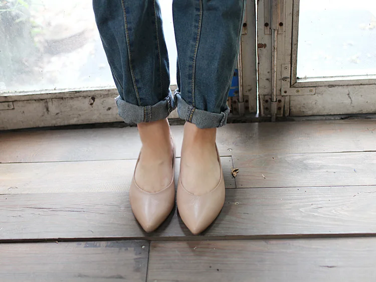 Г. Новая женская обувь с закрытым носком модная обувь из натуральной кожи с острым носком на низком каблуке