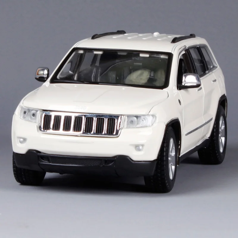 Maisto 1:24 Jeep Grand Cherokee SUV литая модель автомобиля игрушка Новинка в коробке 31205