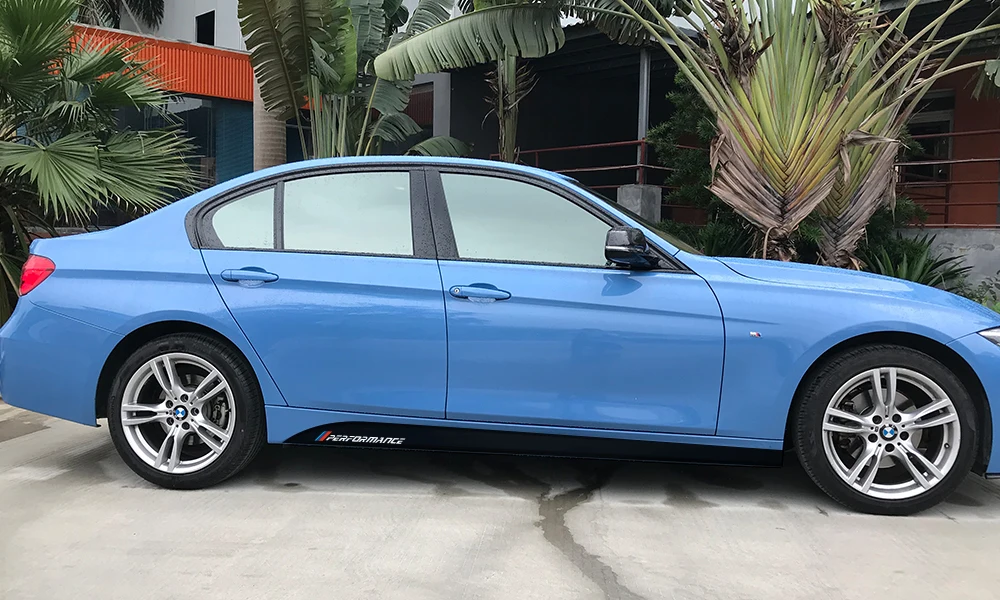 Для BMW F30 F31 F32 F33 F22 F23 F15 F85 F10 E60 E61 G30 E90 М производительность логотип наклейки сбоку юбка винил тюнинг автомобильные аксессуары