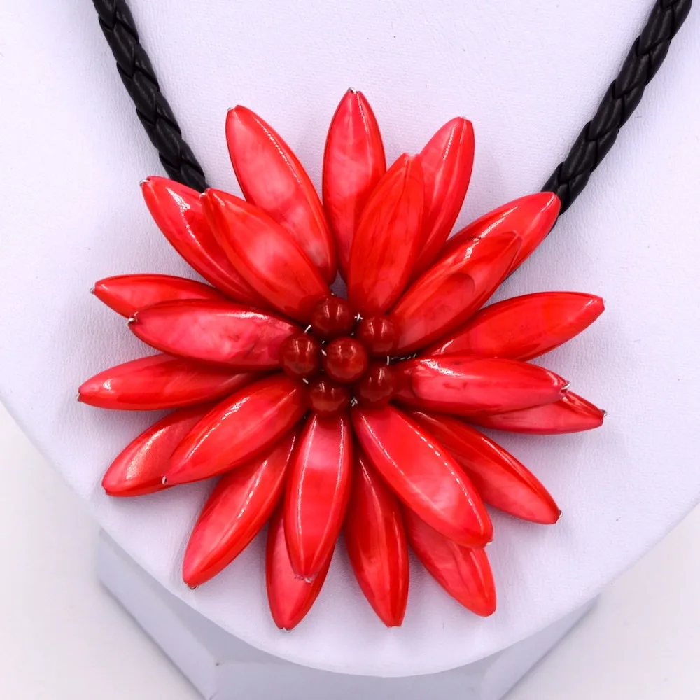 

2017 summer New Red coral & red sea shell flower pendant necklace for women