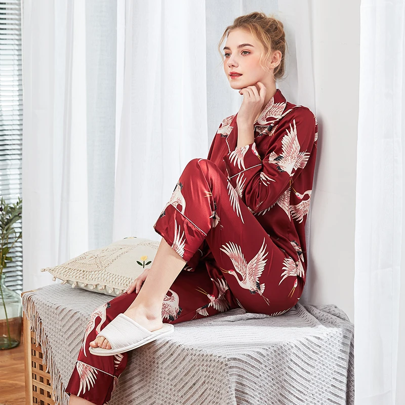 Женские Пижамные брюки, домашний сервис, Двухсекционный весенний летний имитационный шелк, пижамы с длинными рукавами с красным коронованным лебедем