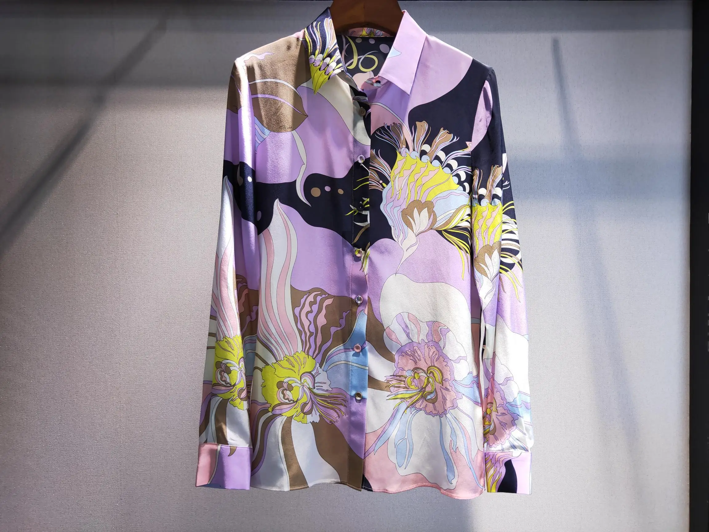 

2019 new ladies fashion long-sleeved sexy printed silk shirt 0708