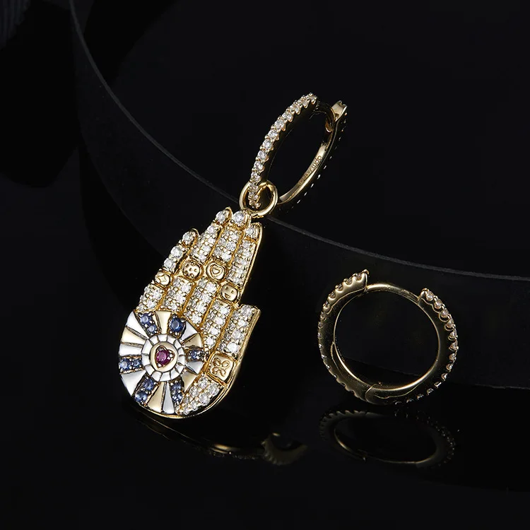 

Ins-APM March new lucky palm retro earrings female long temperament golden delicate earrings