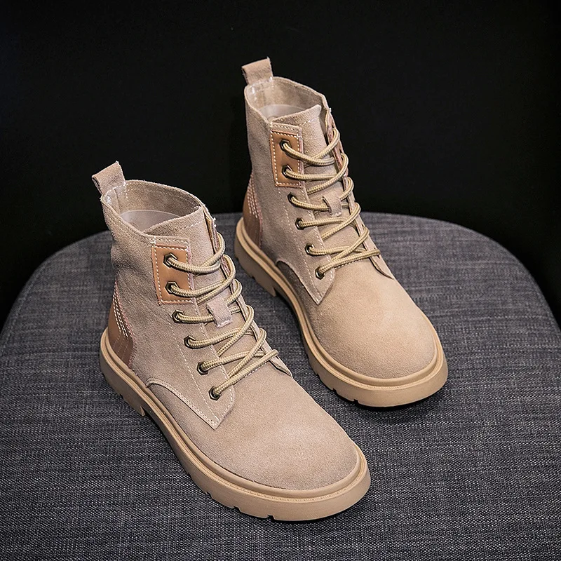 

2018 winter new fashion simple solid color Martin boots women trend comfortable wild retro style casual boots.