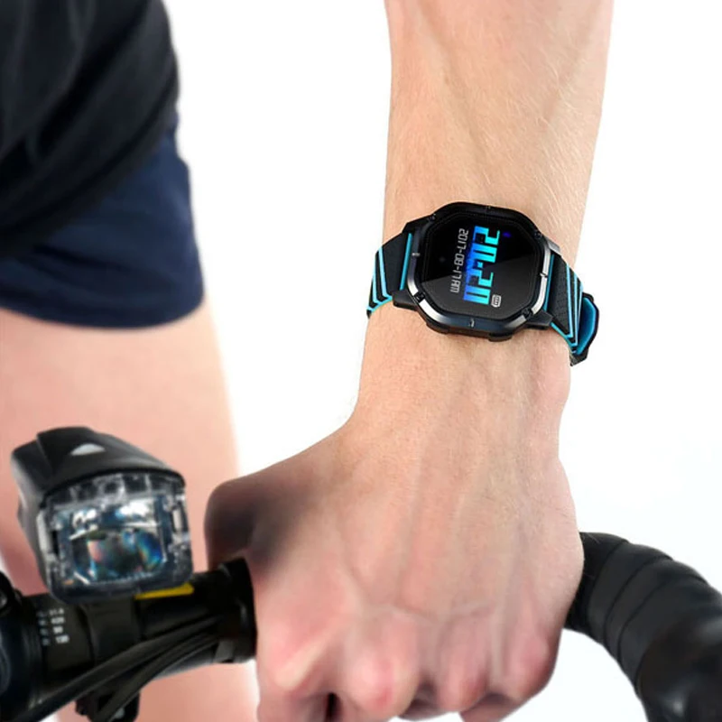 2019 New Multifunction Couple Table Top Brand Sports Smart Watch Men Waterproof Watches Woman Color Screen Clock Smart Reminder