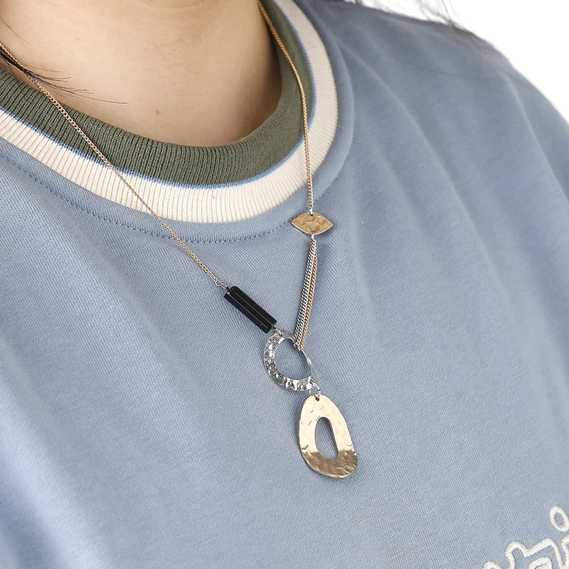10839167878_1903127858